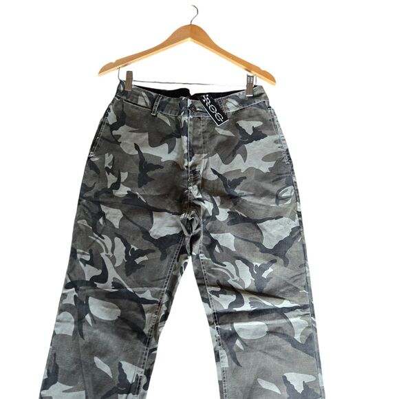 2 Pairs ASTRONOMY Camo Pants Size 32 Republic Of Couture - Picture 6 of 7